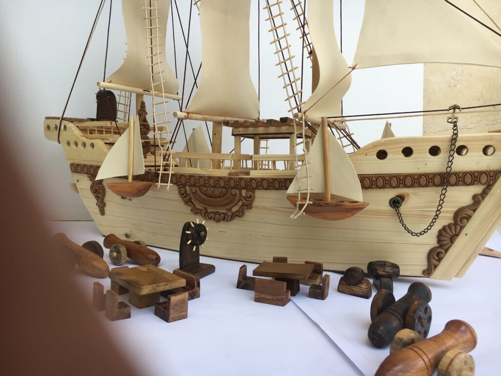 کشتی چوبی دو کابین طرح یونانی