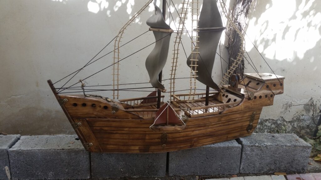 کشتی بادبانی دو دکل وسه دکل چوبی