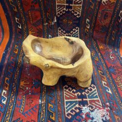 تراش دست ساز کاسه چوبی گردو برای پذیرایی